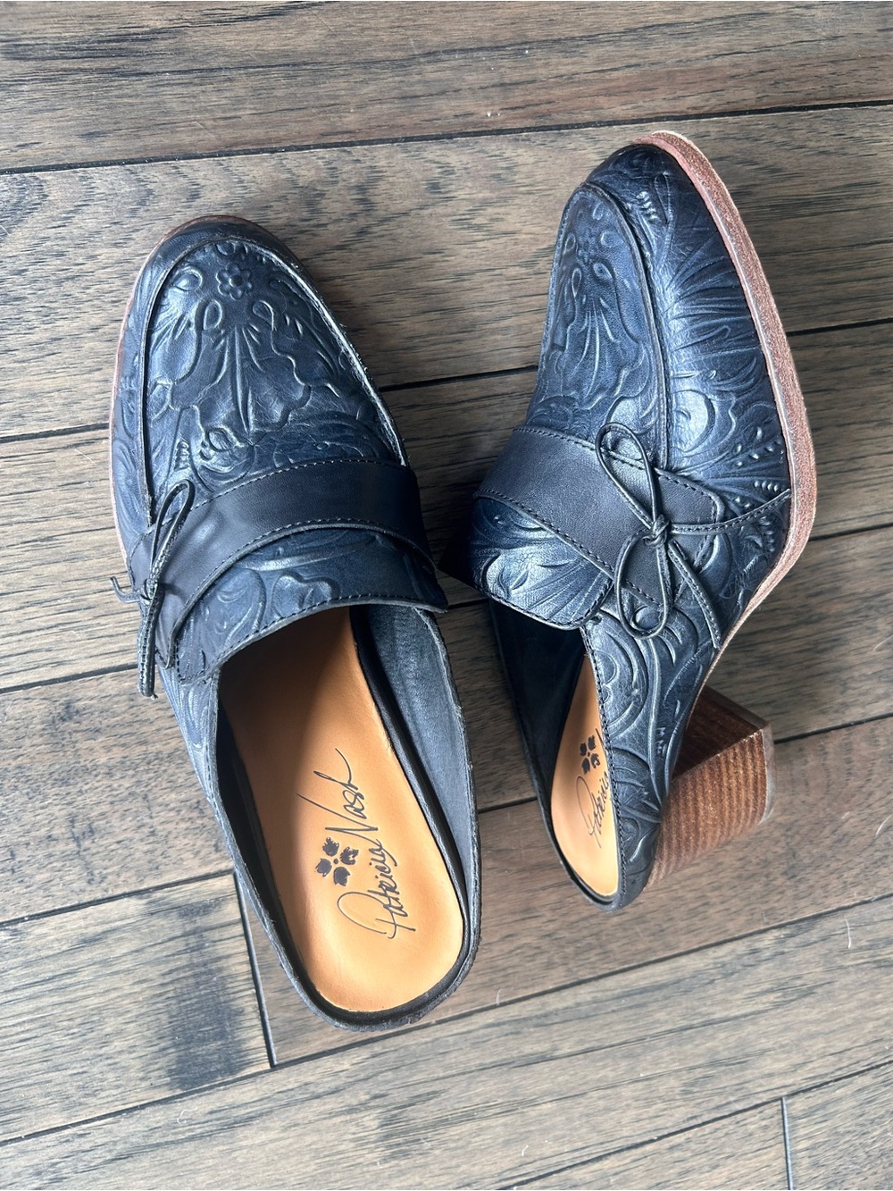 Patrica Nash Black Leather Clogs - Picture 4 of 7